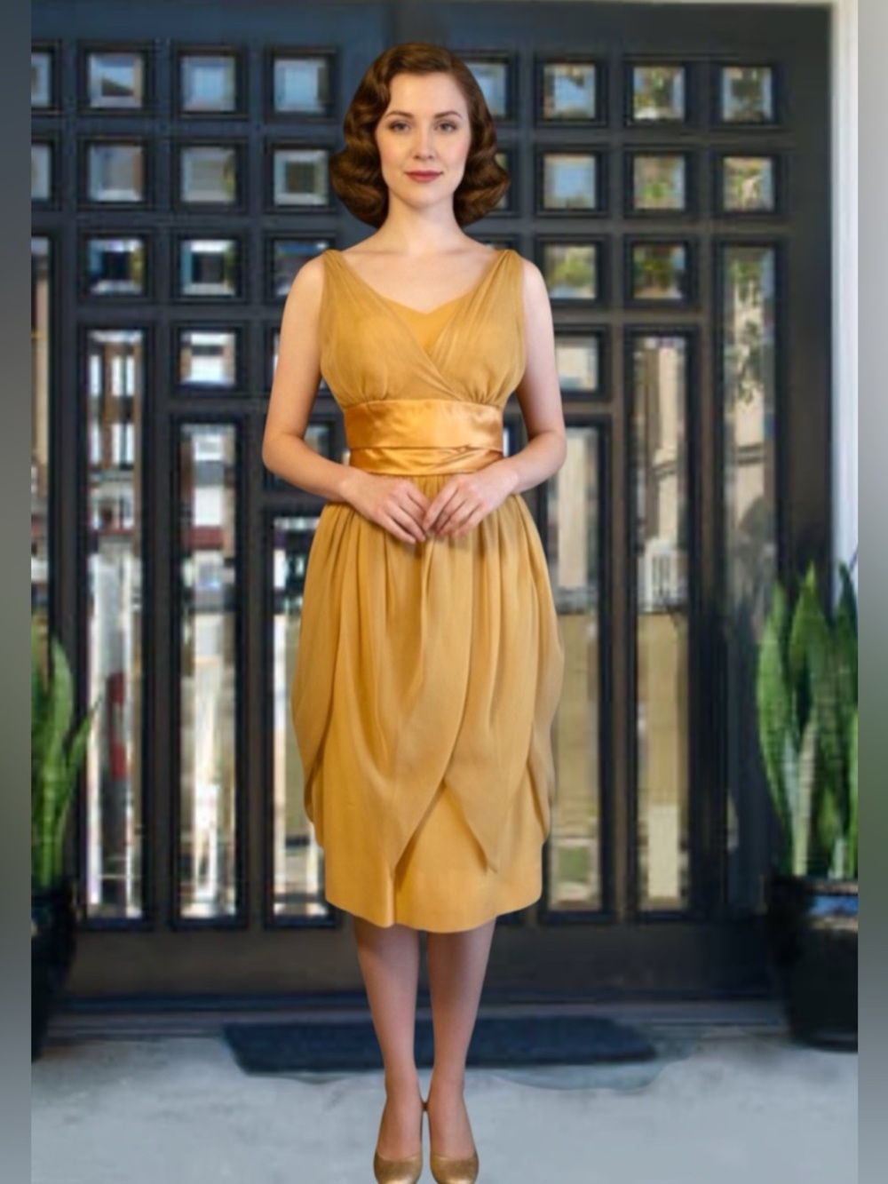 Vintage 40s Hand Crafted Gold Sleeveless Bow Detail Wiggle Dress
